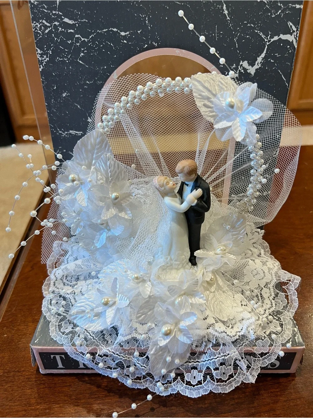 Vintage Traditions Wedding Cake Topper White Flowers Like New